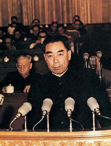周恩來(lái)（中國(guó)人民政治協(xié)商會(huì)議第二、第三、第四屆全國(guó)委員會(huì)主席）