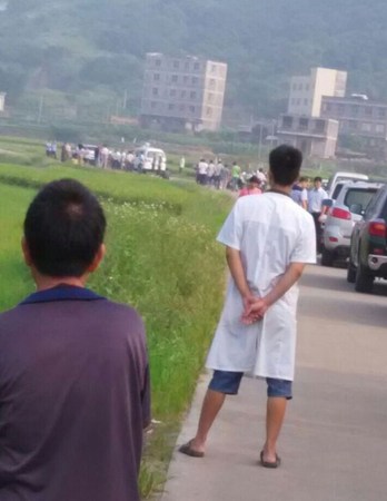 事發(fā)附近車輛。