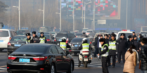 沈陽千輛出租車罷運(yùn)-抗議滴滴和快的專車2