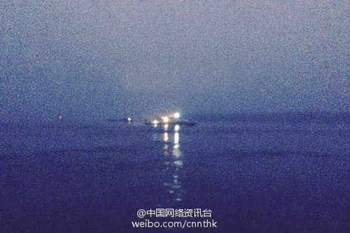 目前多輛搜救船只正在事發(fā)地點進行救援。
