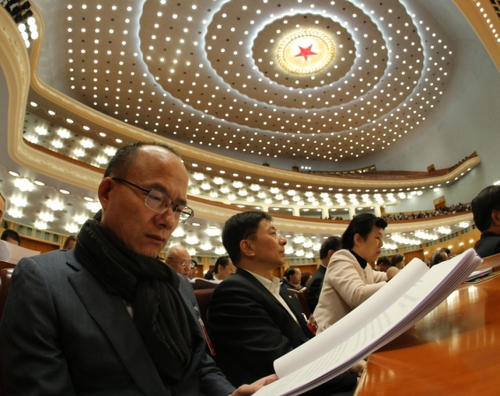 新華社照片，北京，2016年3月10日     
    全國政協(xié)十二屆四次會議舉行第二次全體會議
    3月10日，全國政協(xié)十二屆四次會議在北京人民大會堂舉行第二次全體會議。    
    新華社記者陳建力攝
