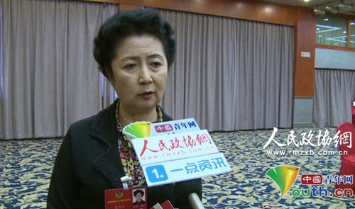 全國政協(xié)委員戴秀英接受記者采訪。記者晉凱攝