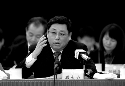 全國人大代表敬大力在北京團第八次全體會議上發(fā)言。京華時報記者張斌攝