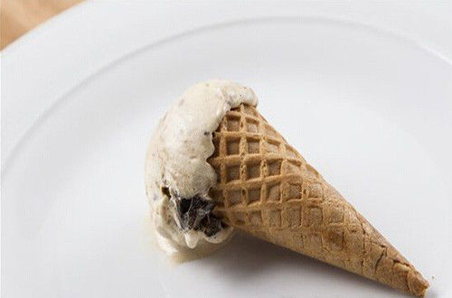 盤點(diǎn)奇葩冰激凌 母乳、偉哥冰激凌敢吃嗎