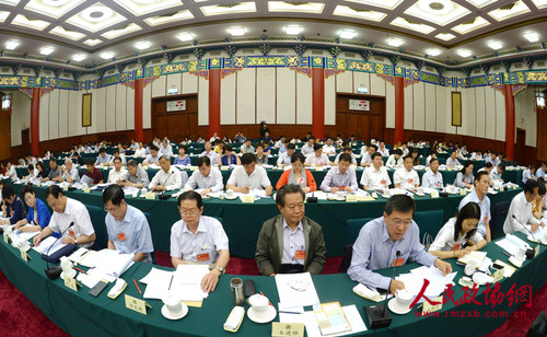 5月31日，全國政協(xié)在北京召開“推動大眾創(chuàng)業(yè)、萬眾創(chuàng)新”專題協(xié)商會。本報記者 齊波攝