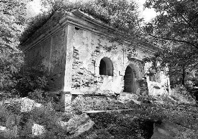 環(huán)秀禪寺山門(mén)與配殿已毀，僅存正殿