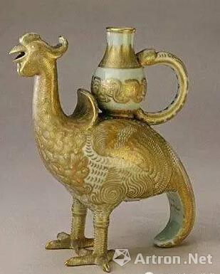 東青釉描金天雞花澆，清乾隆，高18.3cm，口徑2.3cm
