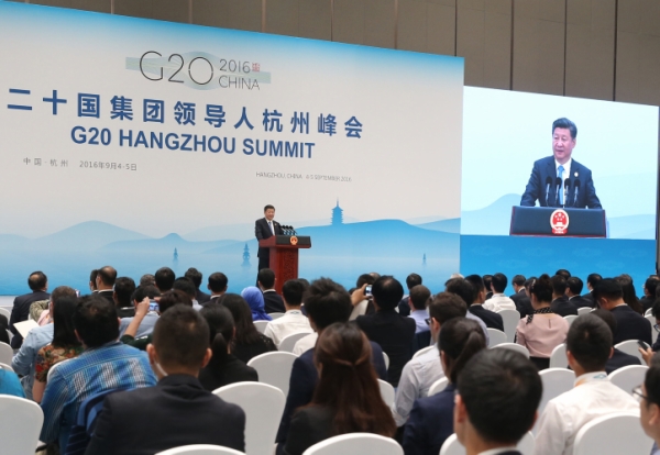 習(xí)近平會見中外記者