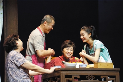 北演投資制作的話劇《生命密碼》,一年之內(nèi)演出了一百場(chǎng)。