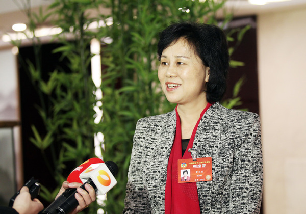 湖南省委常委、省委統(tǒng)戰(zhàn)部部長(zhǎng)黃蘭香在北京接受記者專訪  湖南日?qǐng)?bào)記者 劉尚文 攝