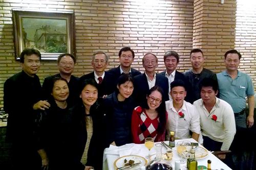 中國僑網(wǎng)巴西中國和統(tǒng)總會歡送臺胞大學生赴京參加夏令營。  