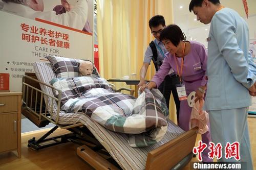 資料圖：養(yǎng)老輔具及康復(fù)醫(yī)療。<a target='_blank' href='http://www.chinanews.com/'>中新社</a>記者 湯彥俊 攝