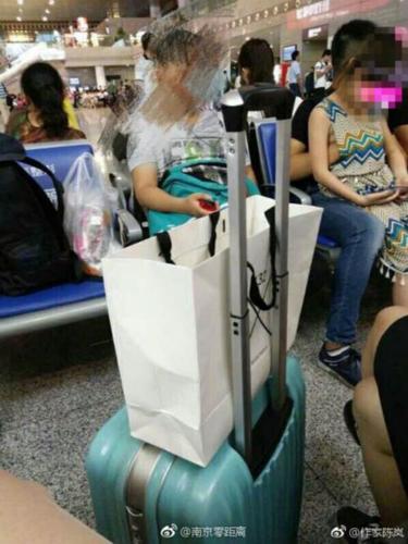 為何不公布火車(chē)站猥褻女童男子身份？警方回應(yīng)