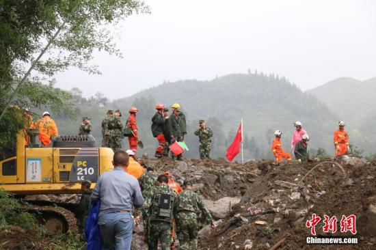 8月29日，貴州納雍山體塌方救援現(xiàn)場(chǎng)。 <a target='_blank' href='http://www.chinanews.com/'>中新社</a>記者 瞿宏倫 攝