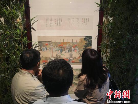 旅順博物館所藏清代孫溫所繪的《全本紅樓夢(mèng)》被公認(rèn)為同類作品中的佼佼者，此套繪本今存230幀，為大幅絹本工筆彩繪畫冊(cè)?！『?攝
