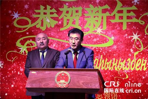 中國僑網(wǎng)總領事張偉致辭。