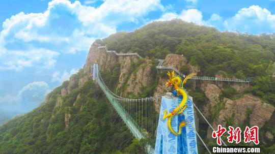 國內(nèi)首座高空特效玻璃橋23日將在蕪湖對(duì)外開放