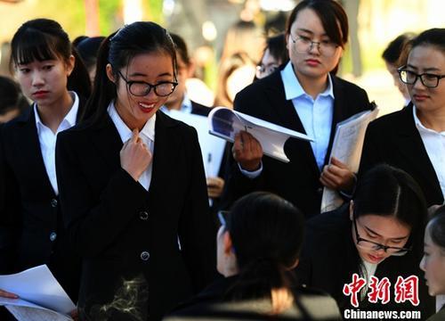 資料圖：招聘會。<a target='_blank' href='http://www.chinanews.com/'>中新社</a>記者 李進紅 攝
