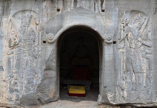 安陽(yáng)寶山靈泉寺大住圣窟門。