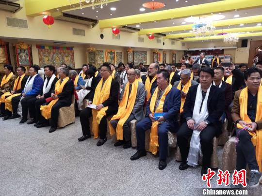圖為“感知中國·大美青海”中國青海民族文化藝術(shù)展布宜諾斯艾利斯市巡展現(xiàn)場?！∩俸?攝