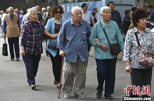 資料圖：退休教師們參加活動(dòng)。 <a target='_blank' href='http://www.chinanews.com/'>中新社</a>記者 泱波 攝