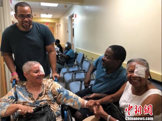 中國(北京)光明行項目專家組赴北美洲加勒比地區(qū)的安提瓜和巴布達，開展為期兩周的白內(nèi)障篩查與手術(shù)“光明行”活動。北京同仁醫(yī)院供圖