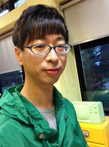 穿裙子的男教授:用打扮去挑戰(zhàn)學生思維和學院體制