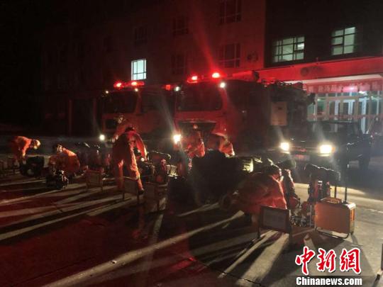 新疆塔城發(fā)生5.2級地震救援力量抵達震中展開排查