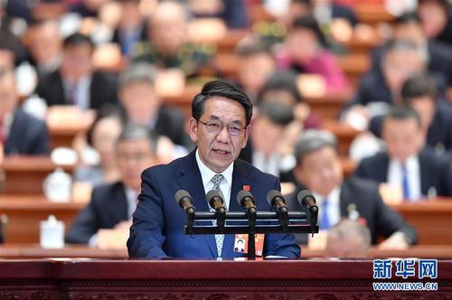 吳偉仁委員作大會發(fā)言。 新華社記者 殷博古 攝