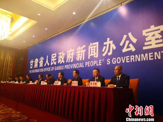 圖為第三屆中國質(zhì)量獎暨第六屆省政府質(zhì)量獎新聞發(fā)布會。會議披露，甘肅對敦煌研究院獎勵200萬元。　史靜靜 攝