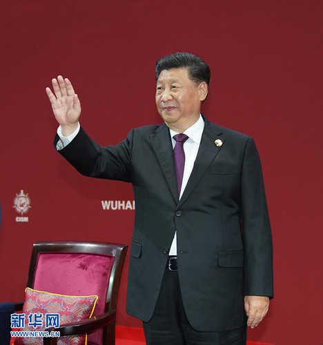 10月18日，中共中央總書記、國(guó)家主席、中央軍委主席習(xí)近平在武漢出席第七屆世界軍人運(yùn)動(dòng)會(huì)開幕式并宣布運(yùn)動(dòng)會(huì)開幕。 新華社記者 李剛 攝