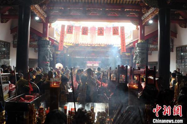 兩岸信眾齊聚福建南靖東坂關(guān)帝廟祭關(guān)公?！埥鸫?攝