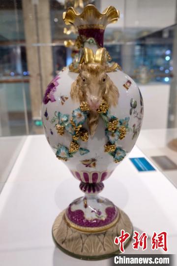 “歐洲瓷器三百年展”?！∠目↓?攝