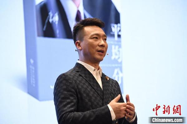 “新晉網(wǎng)紅”康輝出書(shū)：這樣的網(wǎng)紅我愿去做，而且一定會(huì)做好