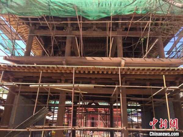 唐朝名相狄仁杰以兩任宰相、斷案如神、匡復(fù)李唐等功績(jī)名傳后世?！「呷鸱?攝