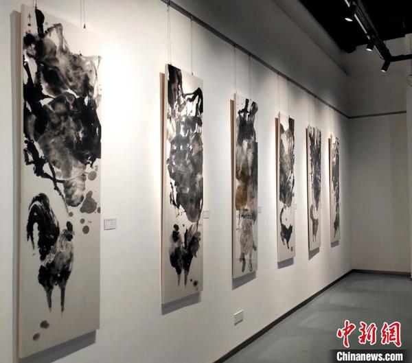 展覽作品之一?！罘?攝