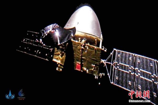 資料圖：中國(guó)國(guó)家航天局發(fā)布的中國(guó)首次火星探測(cè)任務(wù)天問(wèn)一號(hào)探測(cè)器飛行圖像。 中新社發(fā) 中國(guó)國(guó)家航天局 供圖