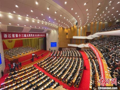 資料圖：浙江省十三屆人大六次會(huì)議開幕式現(xiàn)場(chǎng)。張斌 攝