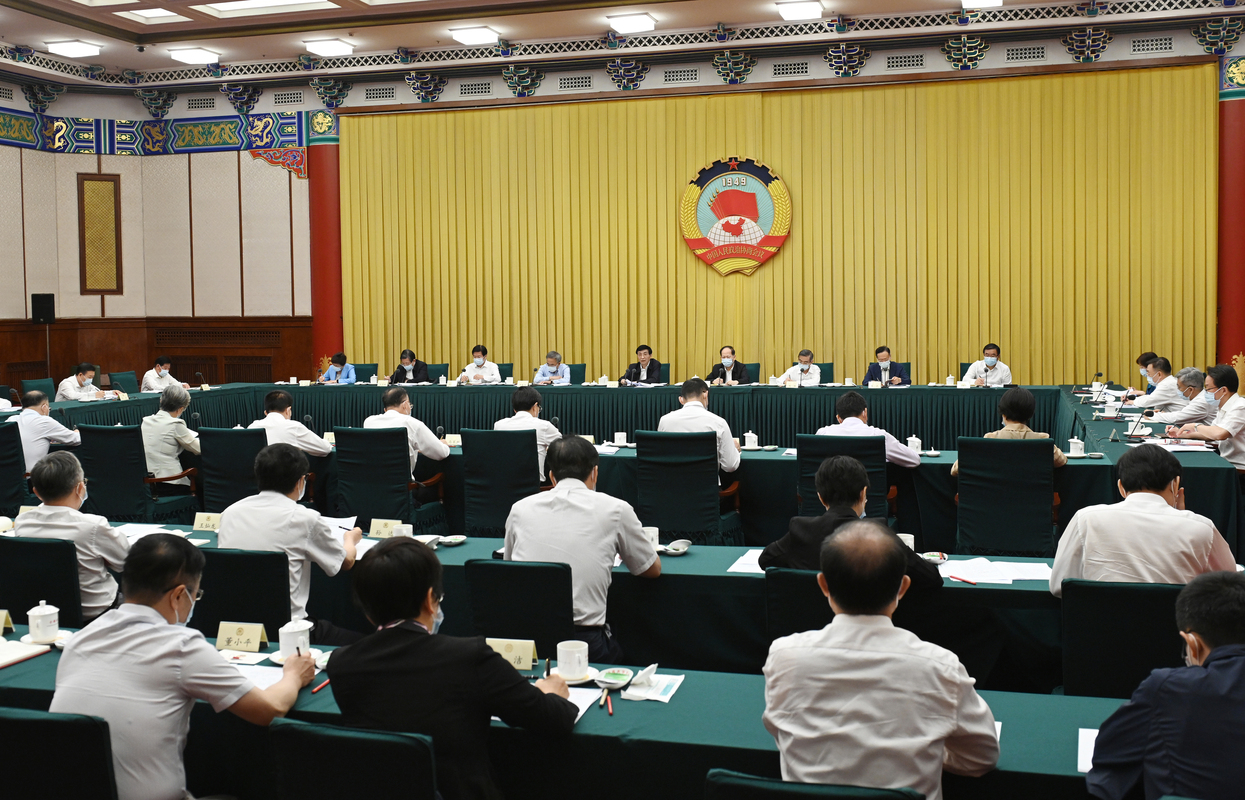 圍繞“加快社會適老化改造”協(xié)商議政