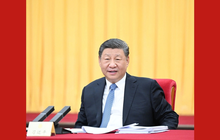 兩會(huì)新華社快訊：習(xí)近平看望全國(guó)政協(xié)委員