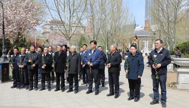 天津市政協(xié)機(jī)關(guān)開展“清明祭英烈 緬懷寄哀思”主題黨日活動