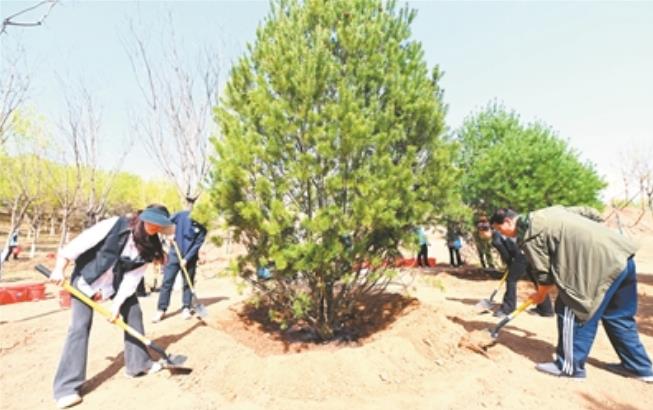 全國政協(xié)機(jī)關(guān)開展義務(wù)植樹活動(dòng)